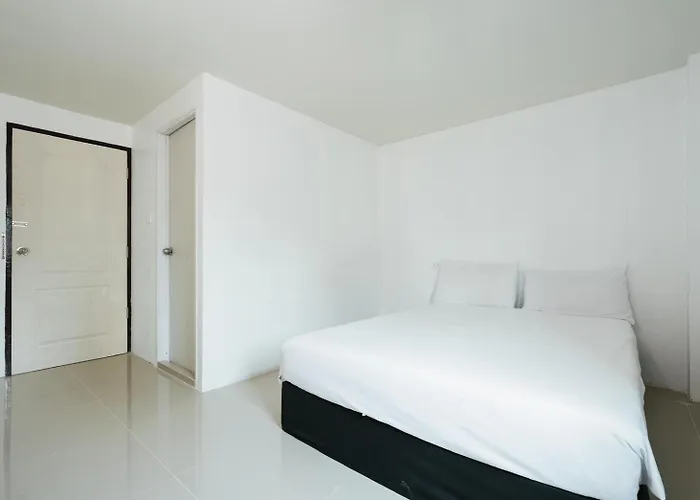 Sleeppop Sukhumvit 42 - Bts Ekkamai Station - Appartement *