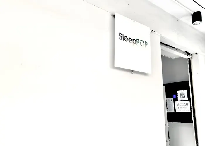 Sleeppop Sukhumvit 42 - Bts Ekkamai Station - *