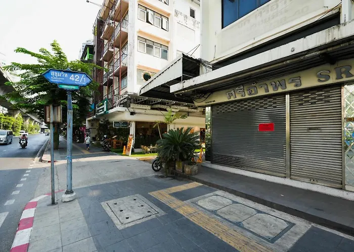 Sleeppop Sukhumvit 42 - Bts Ekkamai Station - Appartement *